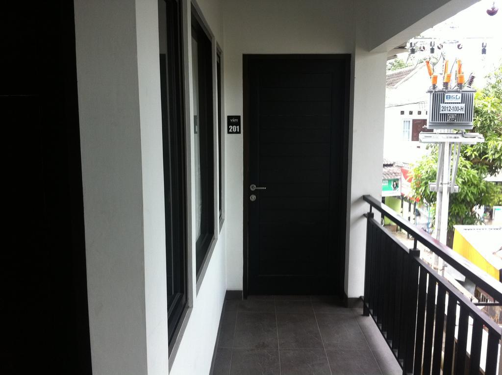 Votel Viure Hotel Jogjakarta Maguwo Exterior foto