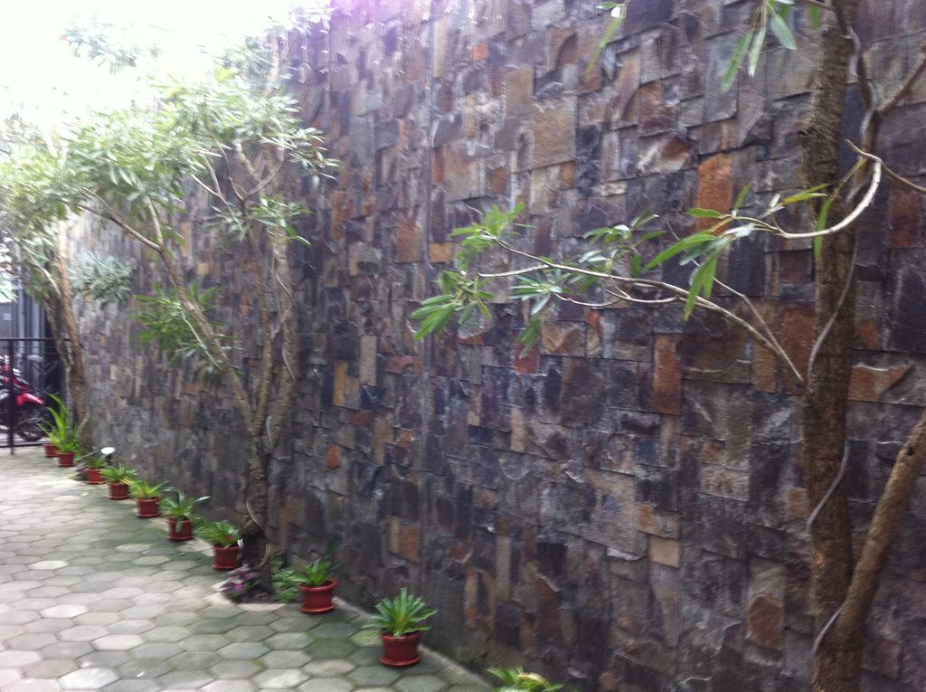 Votel Viure Hotel Jogjakarta Maguwo Exterior foto